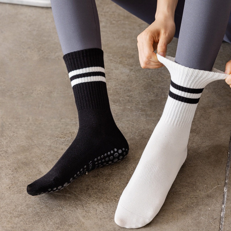 Women Non Slip Yoga Socks, Gri - No Show Sock Women recensione e prezzo