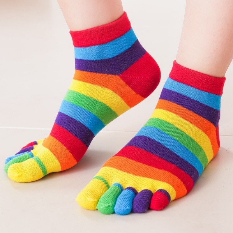 Women's Socks Rainbow Striped  - Toe Sock Split recensione e prezzo